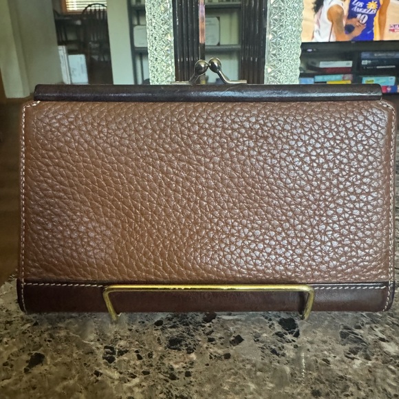 Dooney & Bourke Tan Trifold Pebbled Leather wallet EUC - Picture 6 of 9